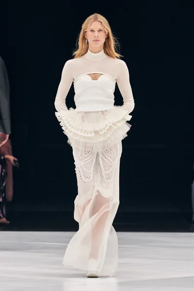 Look 75